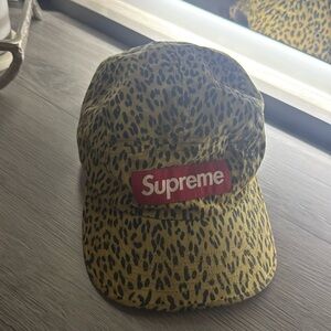 Unisex Hats Supreme Limited Edition